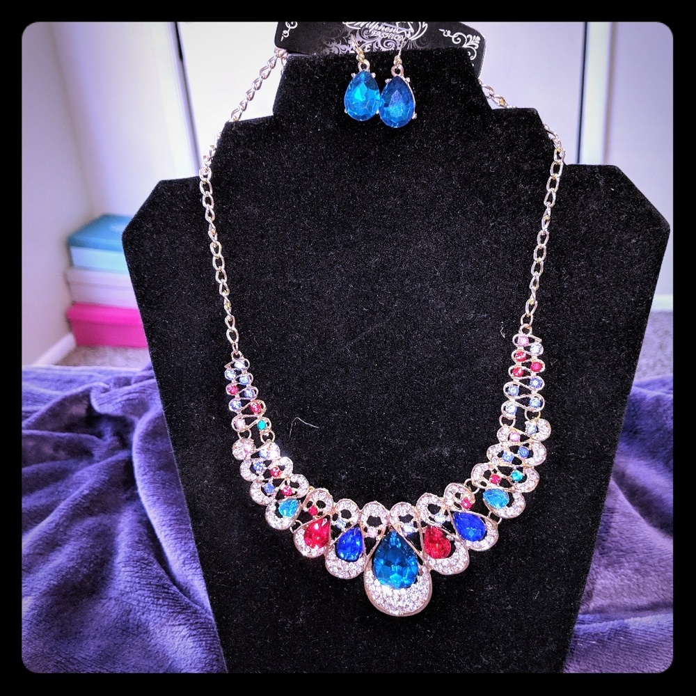 Bejewel Necklace & Earrings set